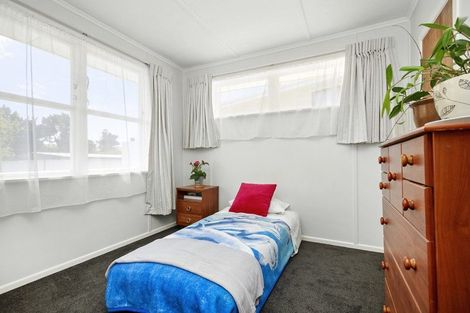 Photo of property in 5 Cara Crescent, Paparangi, Wellington, 6037