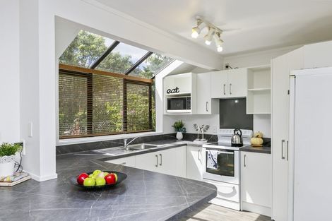 Photo of property in 11 Ellwood Place, Churton Park, Wellington, 6037