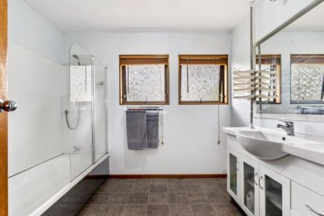 Photo of property in 15 Montague Place, Onerahi, Whangarei, 0110