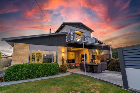 Photo of property in 82 Dalwharn Street, Wallacetown, 9816