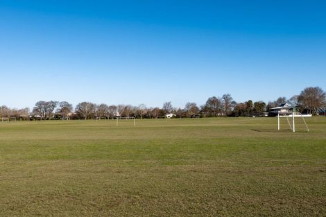 Photo of property in 2/281 Memorial Avenue, Burnside, Christchurch, 8053