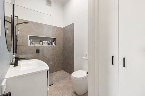 Photo of property in 28 Medway Street, Island Bay, Wellington, 6023