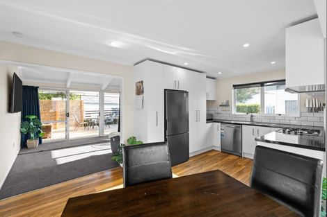 Photo of property in 6 Waltham Court, Cloverlea, Palmerston North, 4412