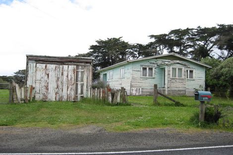 Photo of property in 691 Waitakere Road, Kumeu, 0891