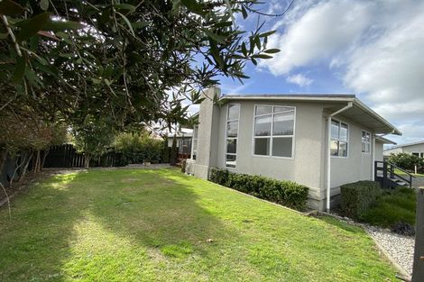 Photo of property in 2a Lipscombe Crescent, Havelock North, 4130