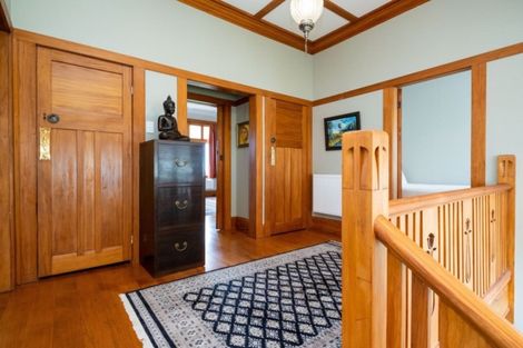 Photo of property in 8 Cobden Road, Bluff Hill, Napier, 4110