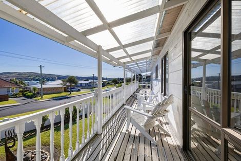 Photo of property in 6 Uenuku Avenue, Raglan, 3225