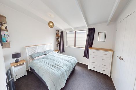 Photo of property in 23 Colonial Place, Kelvin Grove, Palmerston North, 4414