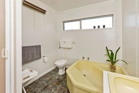 Photo of property in 31 Marina Road, Torbay, Auckland, 0630