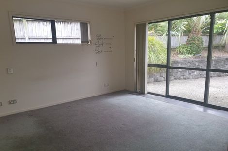 Photo of property in 60 Cabeleigh Drive, Helensville, 0800