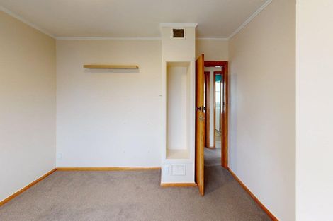 Photo of property in 11 Renfrew Place, Highbury, Palmerston North, 4412