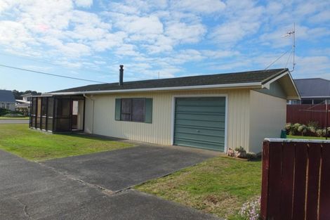 Photo of property in 20 Seabury Avenue, Foxton Beach, Foxton, 4815