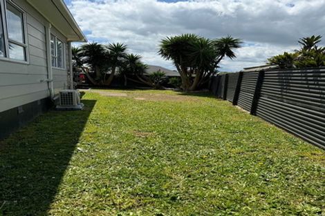 Photo of property in 1/42 Moncrieff Avenue, Clendon Park, Auckland, 2103