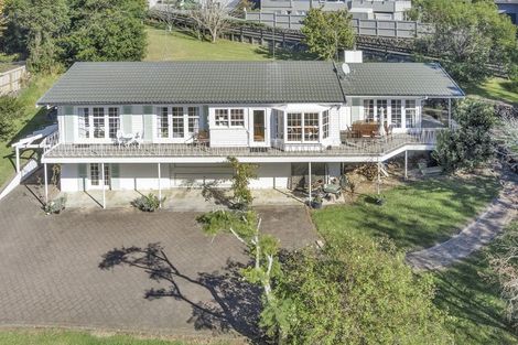 Photo of property in 110 Mellons Bay Road, Mellons Bay, Auckland, 2014