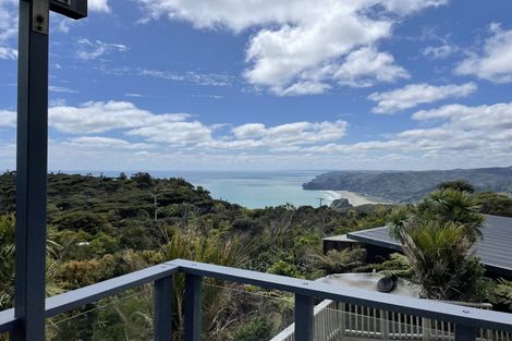 Photo of property in 16 Log Race Road, Piha, New Lynn, 0772