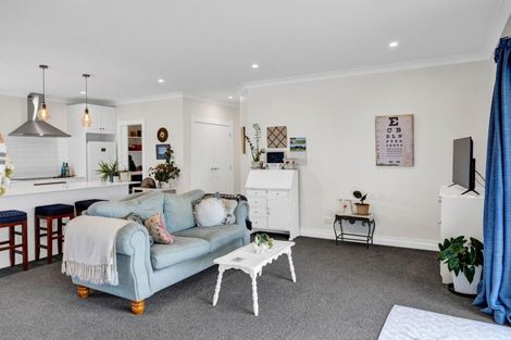 Photo of property in 43a Rawhitiroa Road, Eltham, 4398