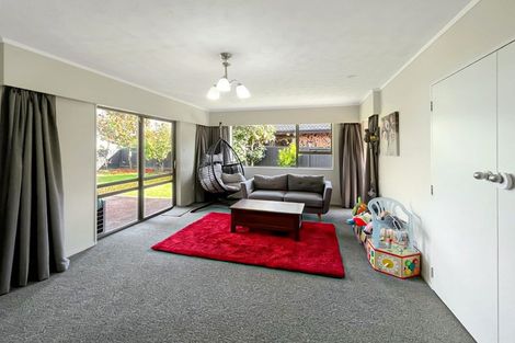 Photo of property in 6 Caulfield Place, Awapuni, Palmerston North, 4412