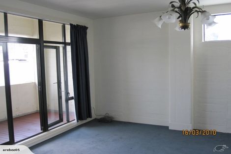 Photo of property in Endeavour Apartments, 13/125 Thorndon Quay, Pipitea, Wellington, 6011