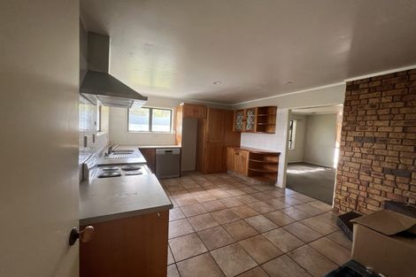 Photo of property in 121 Chamberlain Road, Massey, Auckland, 0614