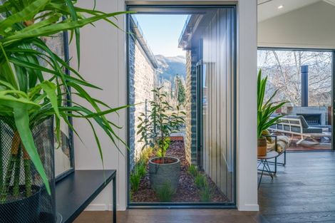 Photo of property in 7 Kamana Rise, Wanaka, 9382