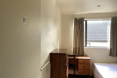 Photo of property in 8b Schnapper Rock Road, Schnapper Rock, Auckland, 0632