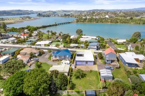 Photo of property in 15 Opotoru Road, Raglan, 3225