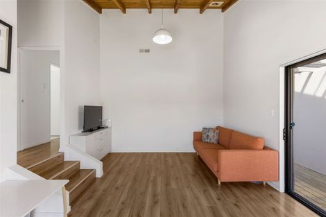 Photo of property in 66a Trias Road, Totara Vale, Auckland, 0629