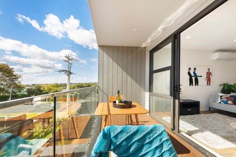 Photo of property in 3/26 Buscomb Avenue, Henderson, Auckland, 0610