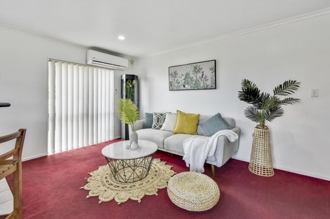 Photo of property in 1 Samara Place, Clendon Park, Auckland, 2103