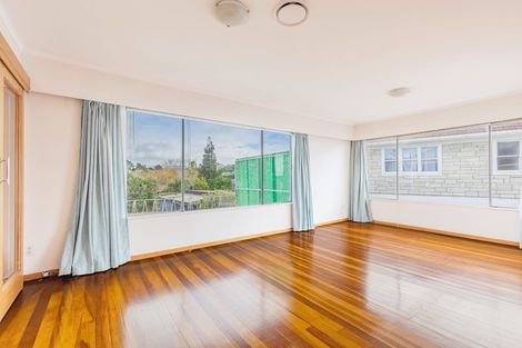 Photo of property in 474 East Coast Road, Windsor Park, Auckland, 0630