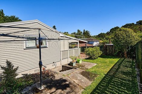 Photo of property in 73 Blue Mountains Road, Pinehaven, Upper Hutt, 5019