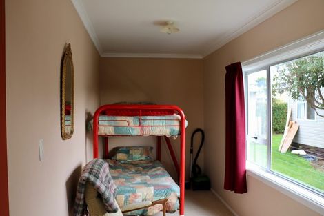 Photo of property in 8 Miro Street, Kaka Point, 9271