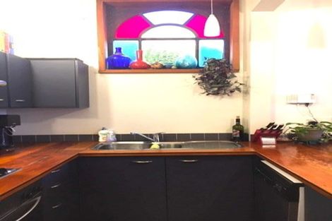 Photo of property in 37 Lawrence Street, Newtown, Wellington, 6021