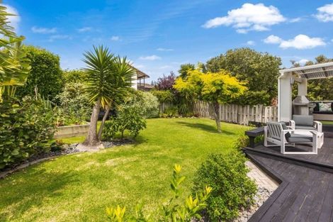 Photo of property in 1 Kowhai Road, Mairangi Bay, Auckland, 0630