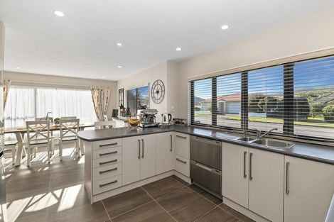 Photo of property in 10 Lorna Irene Drive, Raumati South, Paraparaumu, 5032