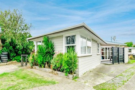 Photo of property in 43 Walton Road, Paraparaumu Beach, Paraparaumu, 5032