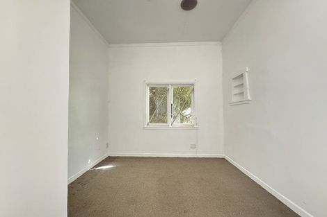 Photo of property in 2/51 Barnard Street, Wadestown, Wellington, 6012