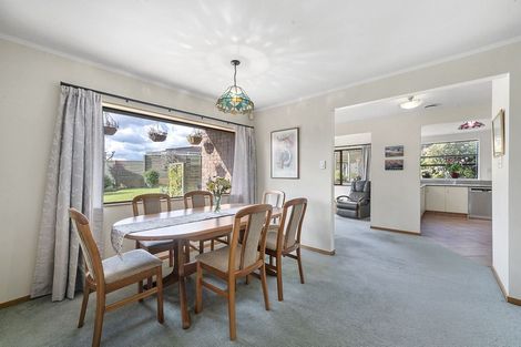 Photo of property in 5 Roman Close, Silverstream, Upper Hutt, 5019