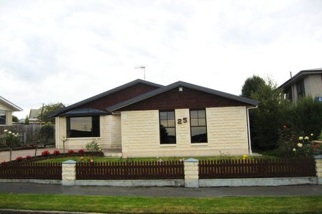 Photo of property in 25 Estuary Crescent, Fairfield, Dunedin, 9018