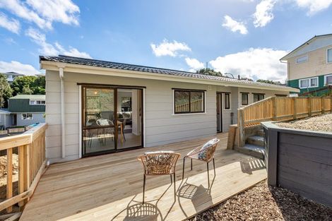 Photo of property in 62 Gloaming Hill, Titahi Bay, Porirua, 5022