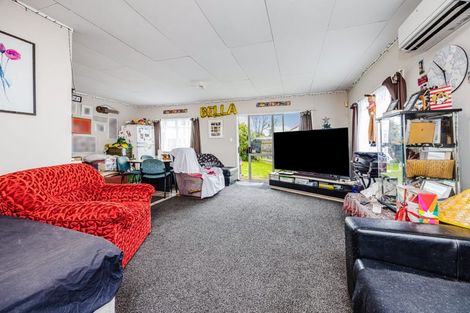 Photo of property in 1/5 Solveig Place, Randwick Park, Auckland, 2105