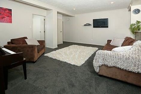 Photo of property in 48 Vintage Drive, Henderson, Auckland, 0612