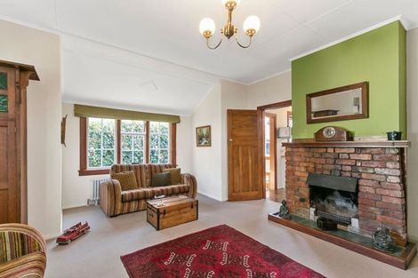 Photo of property in 8a Puriri Street, Eastbourne, Lower Hutt, 5013