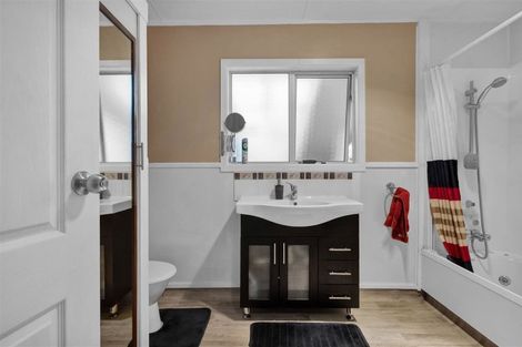 Photo of property in 43 Sunnyvale Street, Bell Block, New Plymouth, 4312