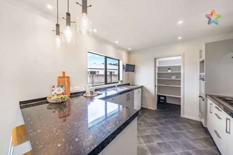 Photo of property in 14a Glen Road, Stokes Valley, Lower Hutt, 5019