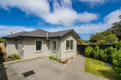 Photo of property in 15 Monowai Road, Johnsonville, Wellington, 6037