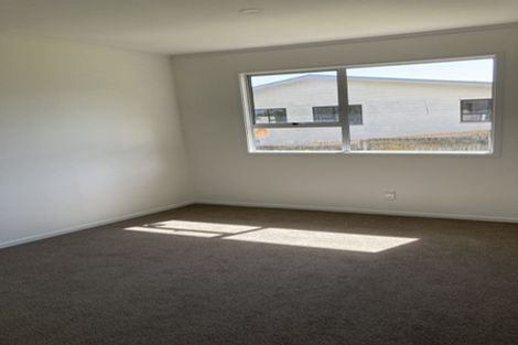 Photo of property in 7 Andros Place, Unsworth Heights, Auckland, 0632