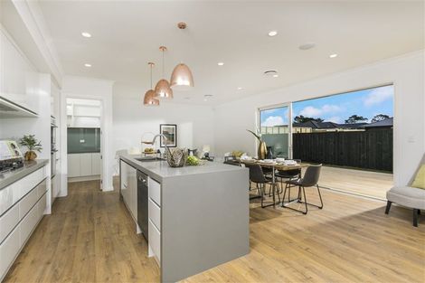 Photo of property in 21 Bellamont Street, Kumeu, 0810