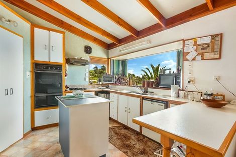 Photo of property in 25 Powells Road, Cable Bay, 0420