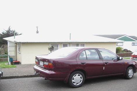 Photo of property in 20 Bancroft Terrace, Newlands, Wellington, 6037